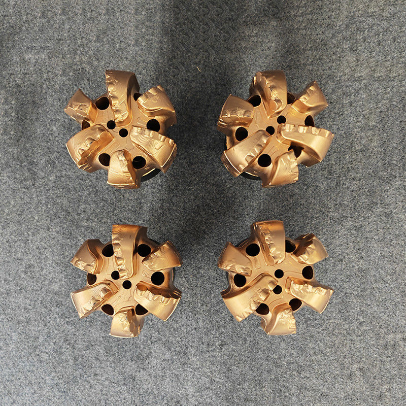 4 5/8 (117,5 mm) 2 7/8 API connessione pozzo d'acqua PDC taglia buchi corpo di acciaio fisso