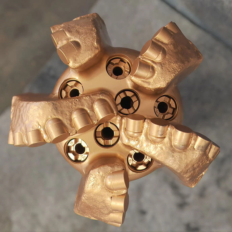 Progettazione di bit di controllo del grado di polimerizzazione personalizzati per la connessione API 5 1/2' 17 2/1