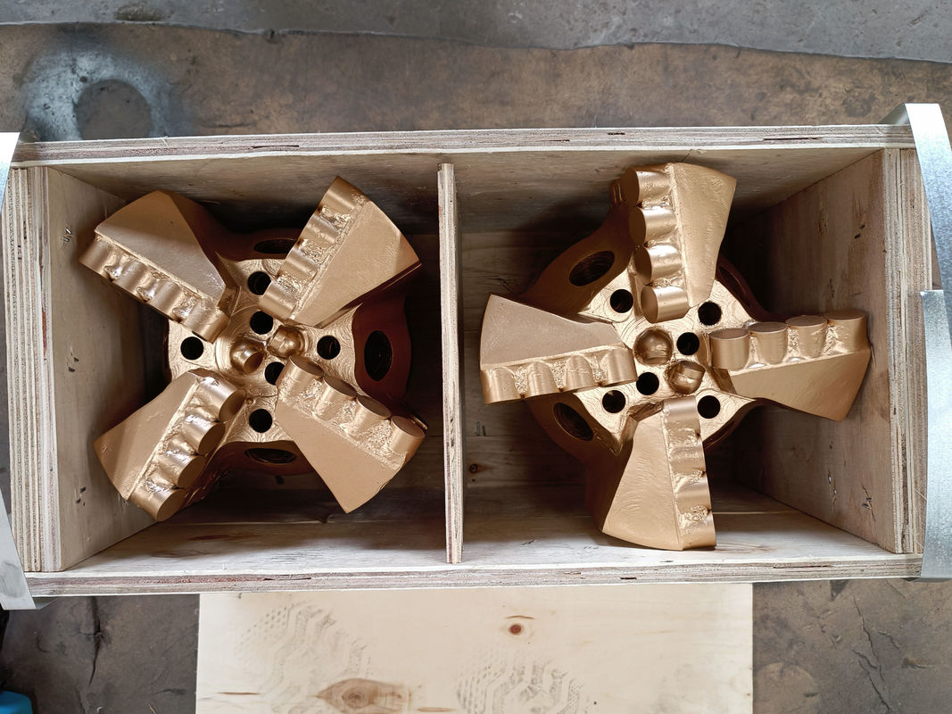 Sistema di pezzi rotondi resistenti all'usura in acciaio di lega per la formazione di trivellazioni medie