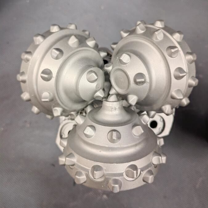 Scalature di carburo tricone di gomma sigillate per rocce, ciottoli ecc. - 3 1/2 API Reg