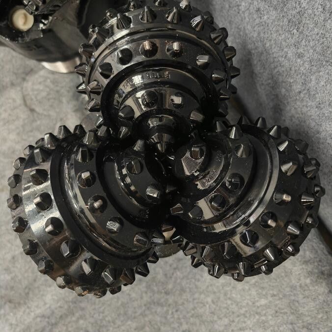 Bici di rulli di tricone di carburo forgiato per l'estrazione di petrolio e gas - Geologia basata sull'acqua Lunghezza lunga