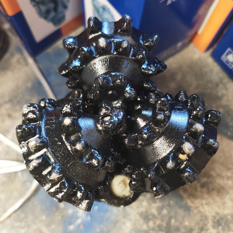 Bici di cuscinetto a rotolatore con denti di carburo sinterizzato per la perforazione di pozzi idrici