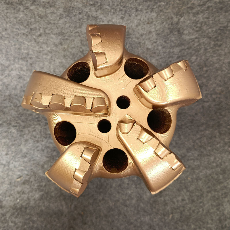 Corpo di bit PDC con tagliatori PDC e connessione API per la perforazione di pozzi d'acqua