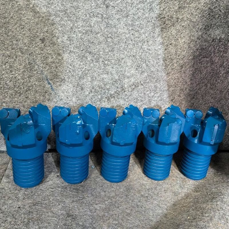 Fabbrica cinese personalizzato di alta qualità tipo PDC Drag Bit per la perforazione di pozzi d'acqua miniera di carbone