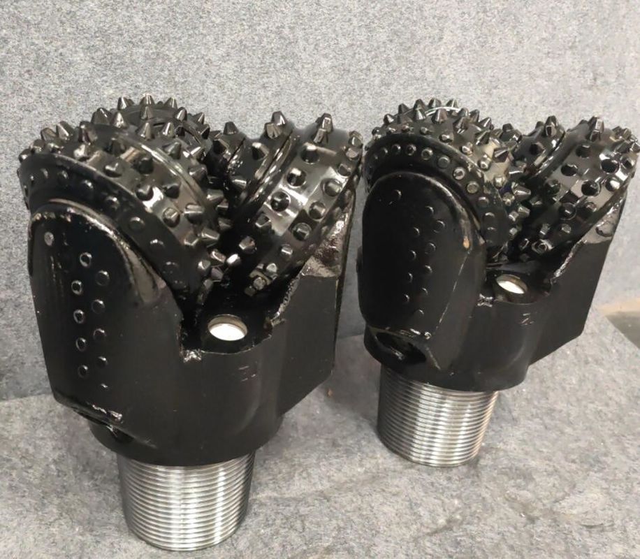Tricone Roller Bits For Pebbles Terrain Thread Tipo 2 3/8 Reg To 7 5/8 Reg Perforazione orizzontale direzionale