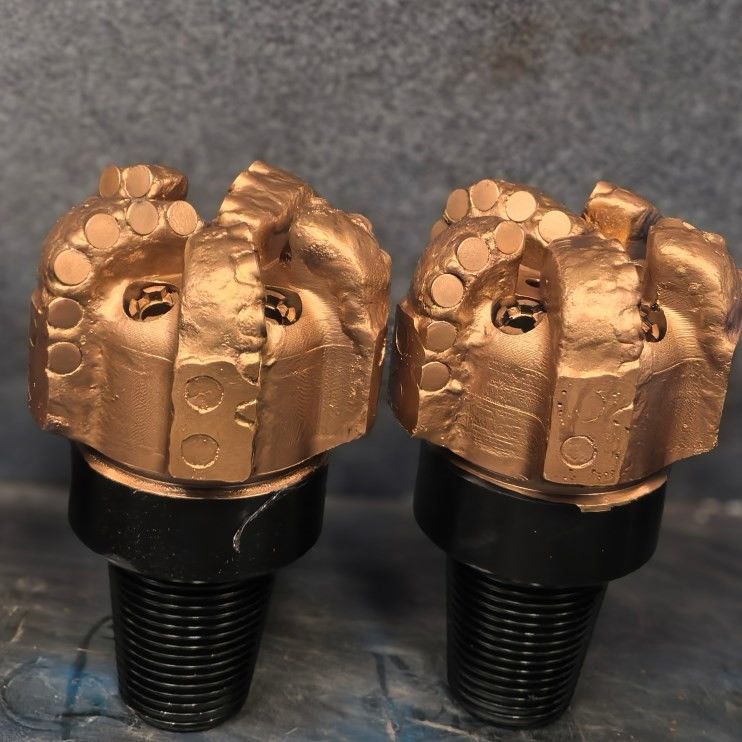 98 mm PDC Carbon Steel Rock Drill Bits per l'estrazione del carbone miniera sotterranea e per la perforazione di pozzi idrici
