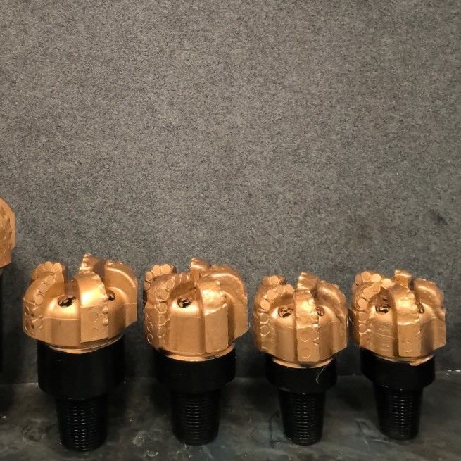 98 mm PDC Carbon Steel Rock Drill Bits per l'estrazione del carbone miniera sotterranea e per la perforazione di pozzi idrici