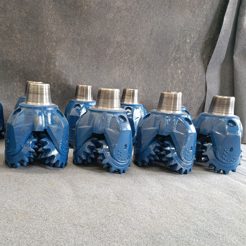 16 Inch Customizable Mill Tooth Drill Bit with IADC 117/127/217 and 1 Year Warranty